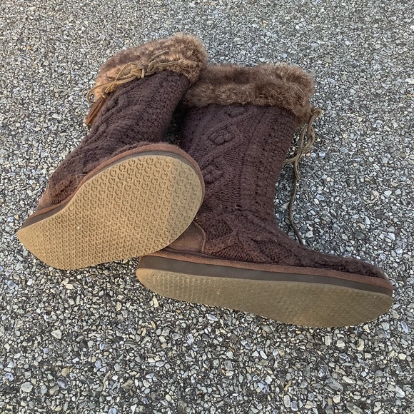 LL Bean Women's Brown KNIT/SWEATER TALL BOOTS Size 7 Faux Fur Tassel Tie GUC - Picture 9 of 10
